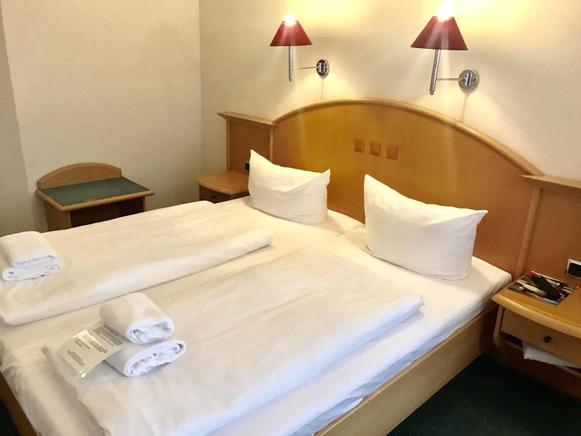 Hotel Berlin - Greenline Hotel Zossen Eksteriør billede